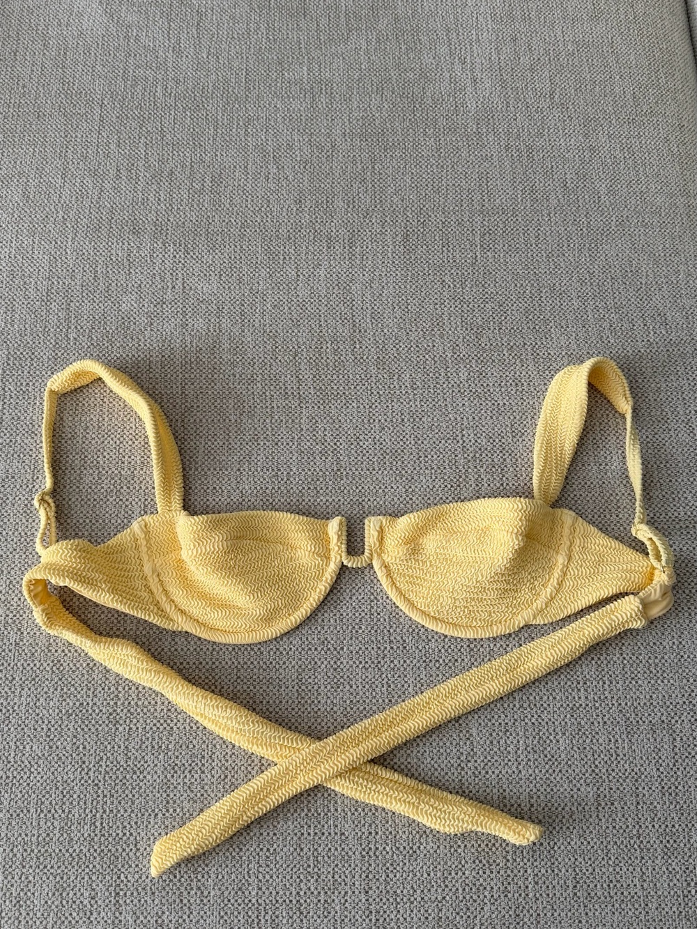 Monday Swimwear Cala Roja Top